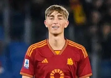 皇马新星赫伊森困境重重，未来去向成谜引关注