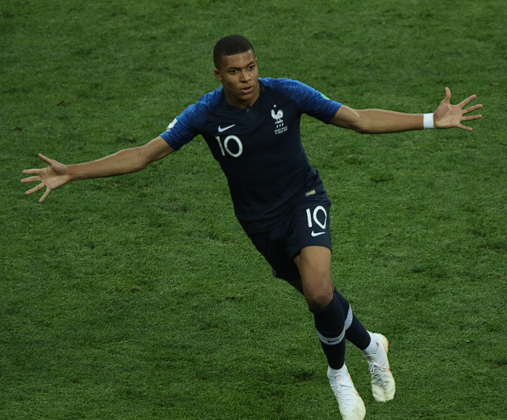 欧冠淘汰赛附加赛：巴黎与摩纳哥激战，<a href='/news/tag/1198.html' style='color: blue;'>姆巴佩</a>离队后两队命运迥异